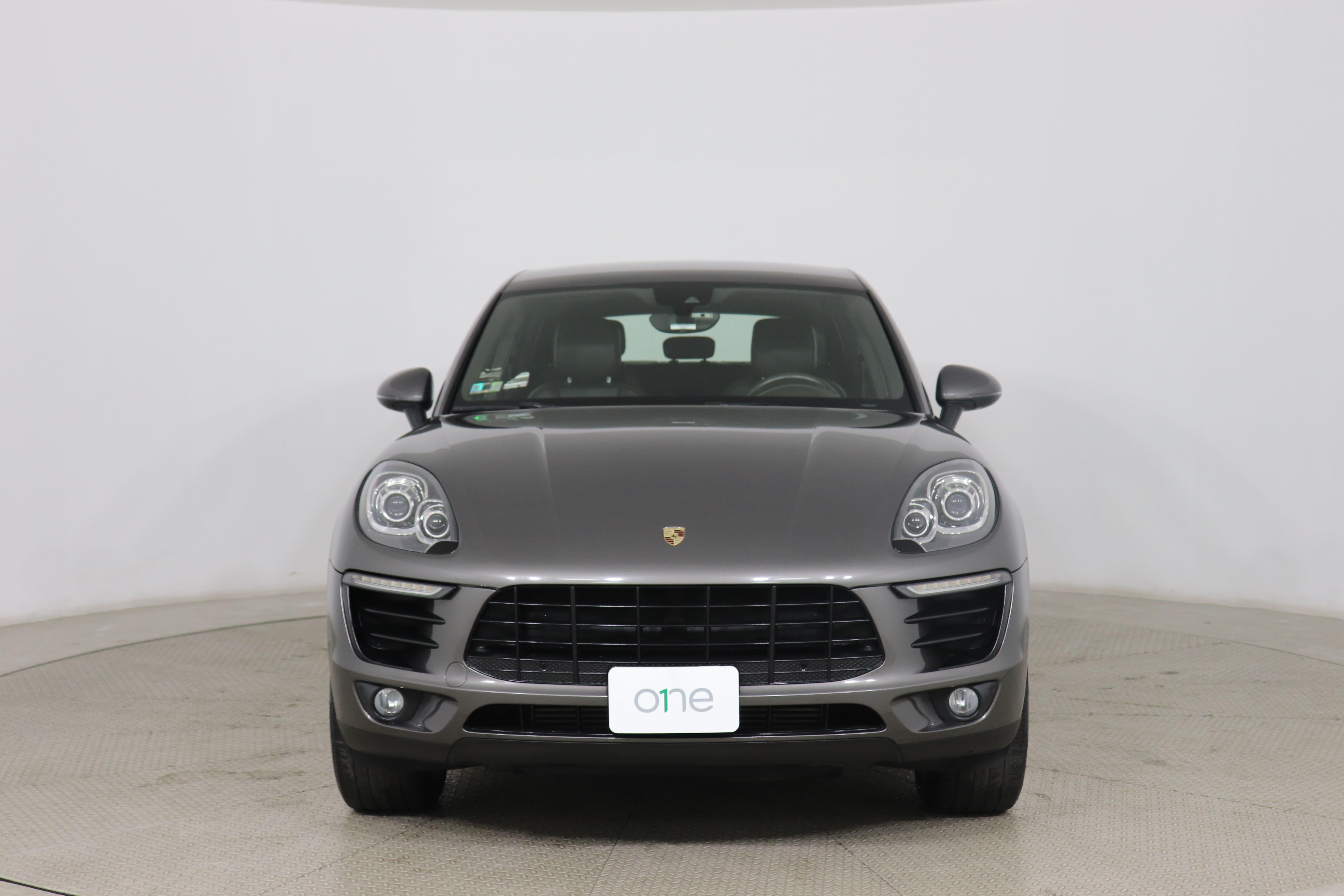 PORSCHE MACAN - One MACAN