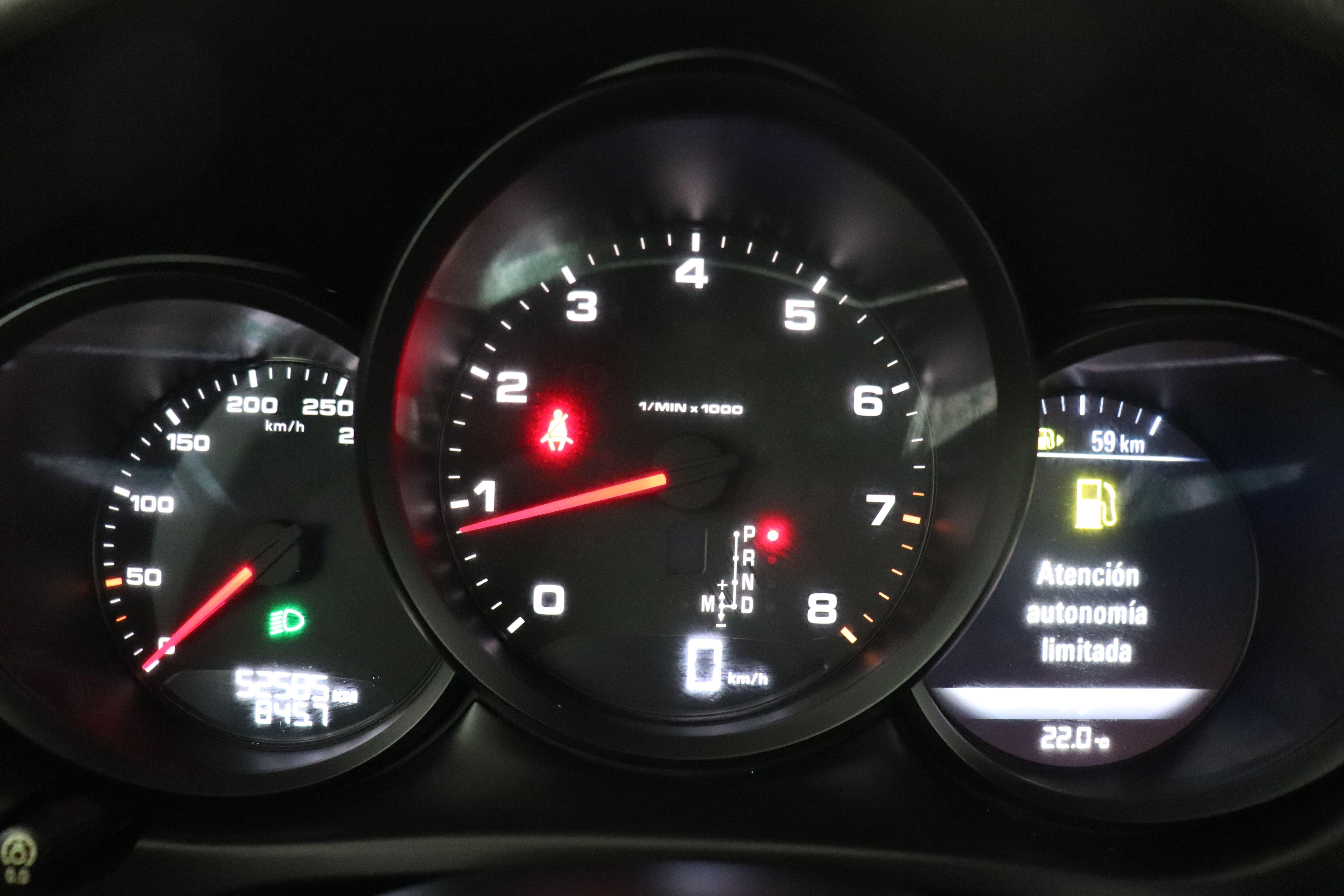 PORSCHE MACAN - One MACAN