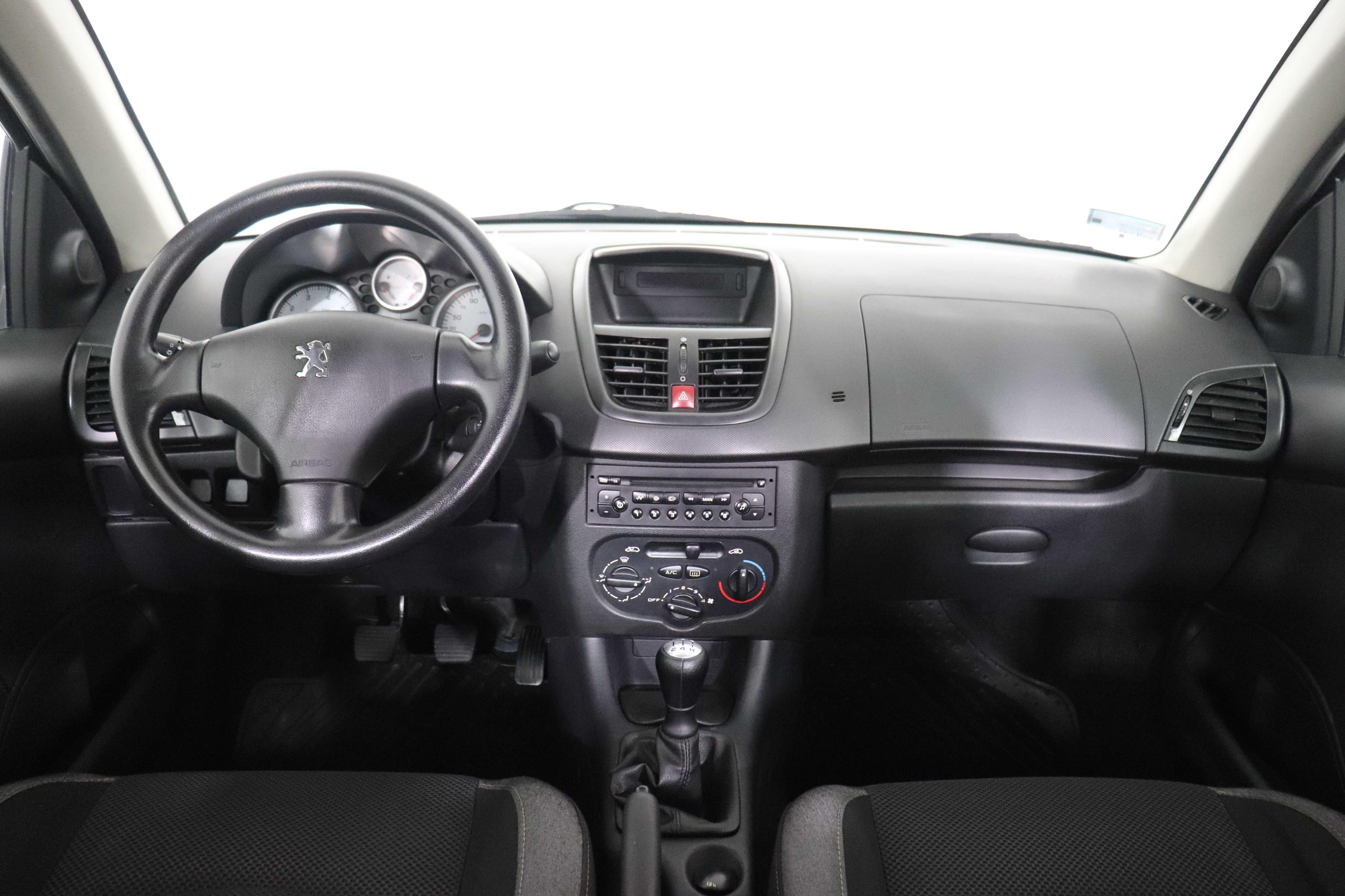 PEUGEOT 207 - One 207