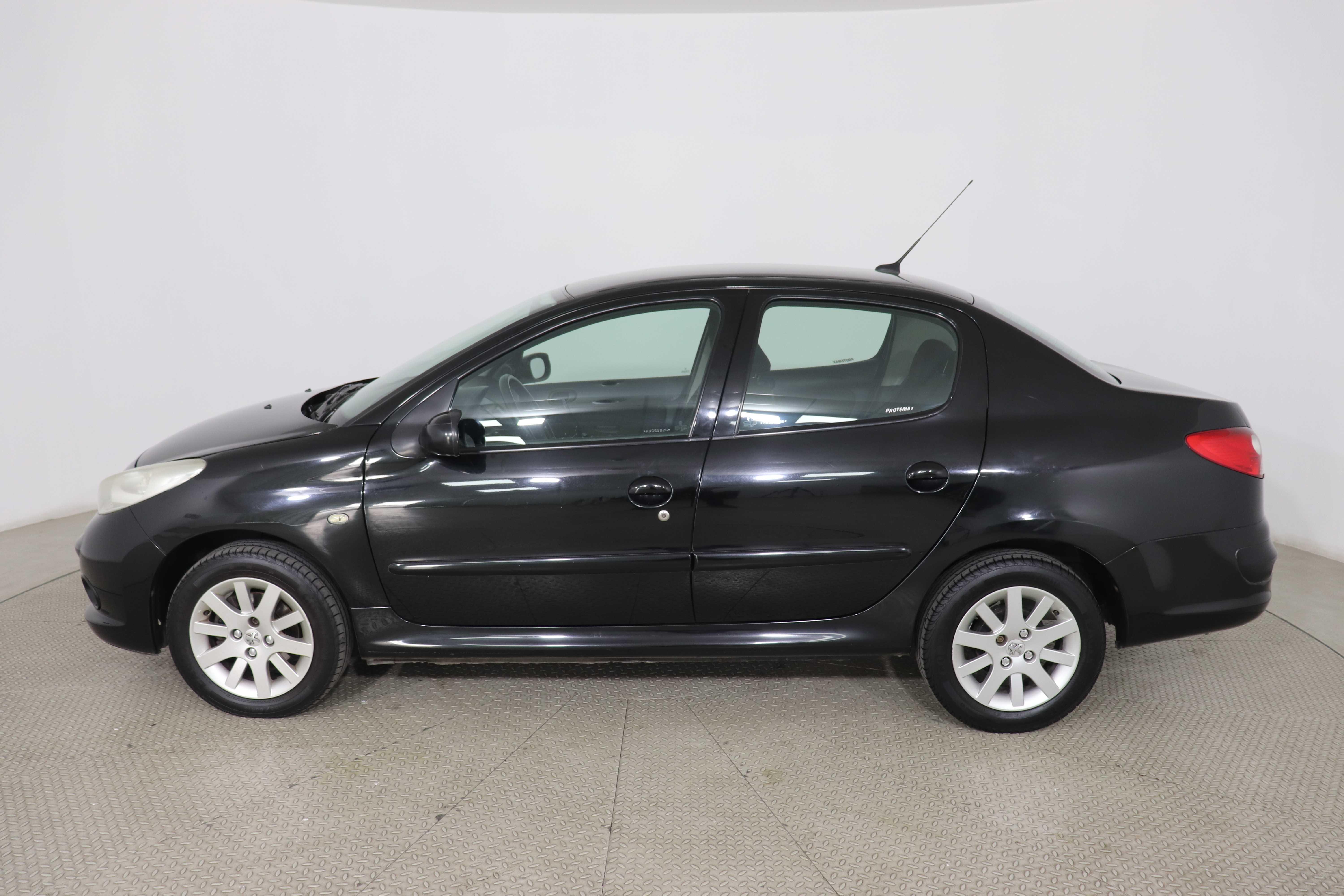 PEUGEOT 207 - One 207