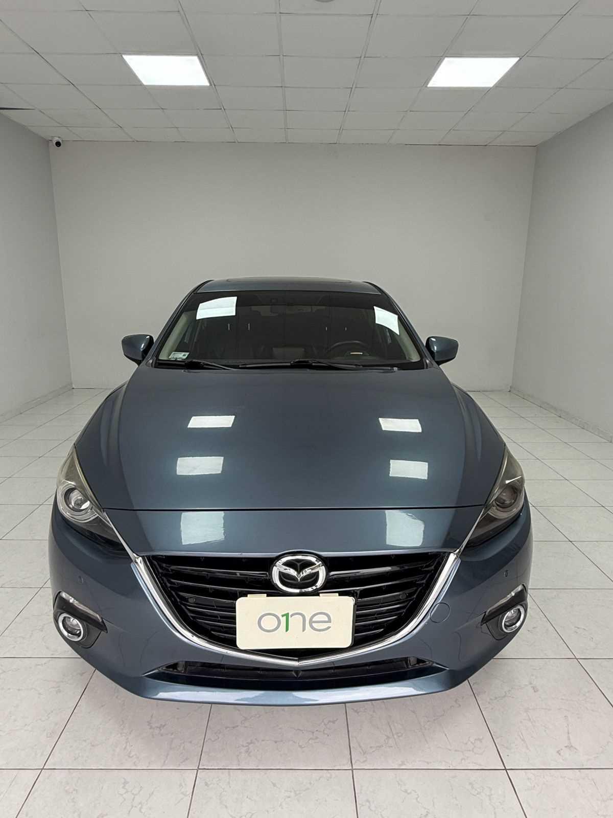 MAZDA 3 - One 3