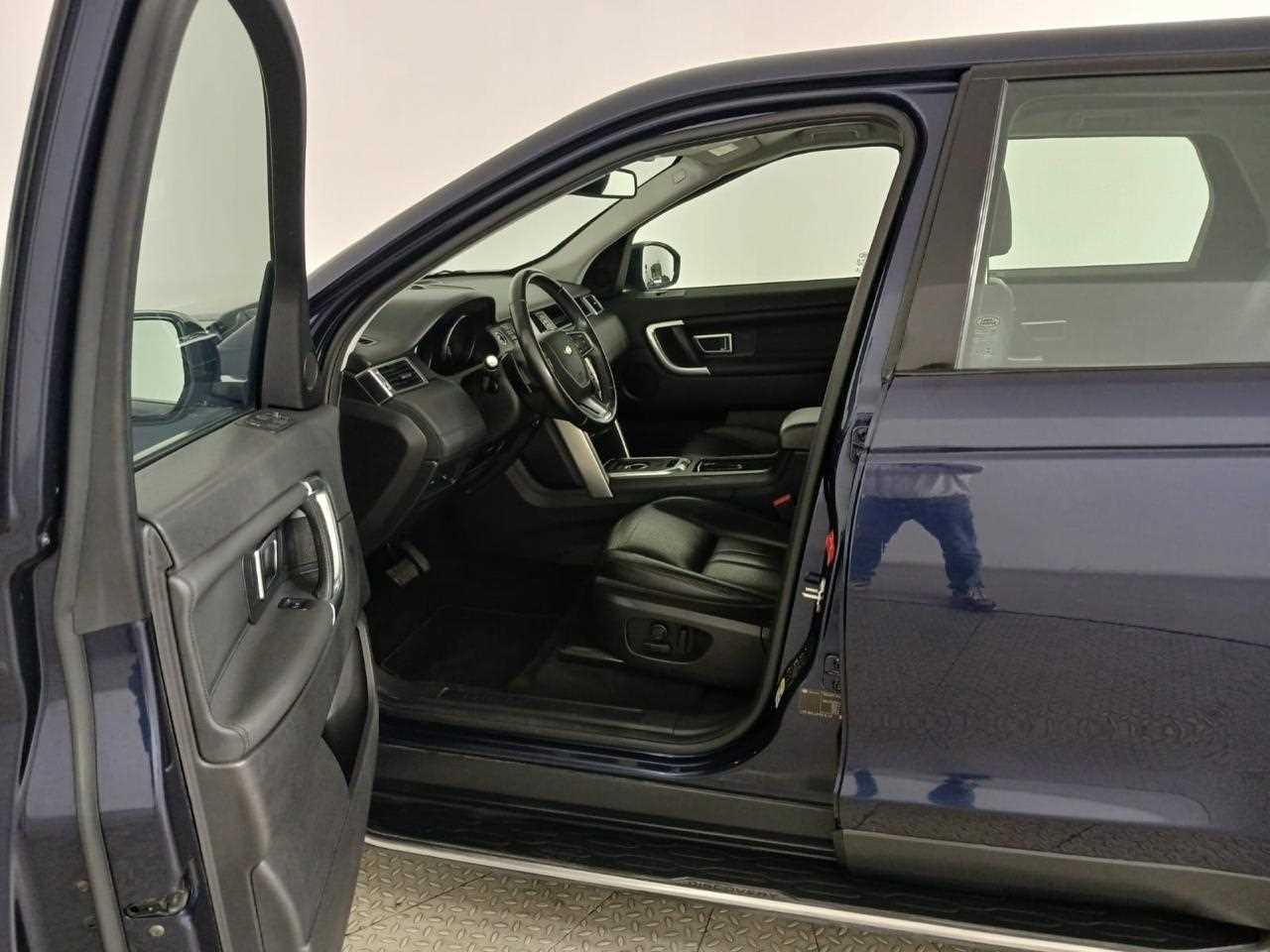 LAND ROVER DISCOVERY - One DISCOVERY