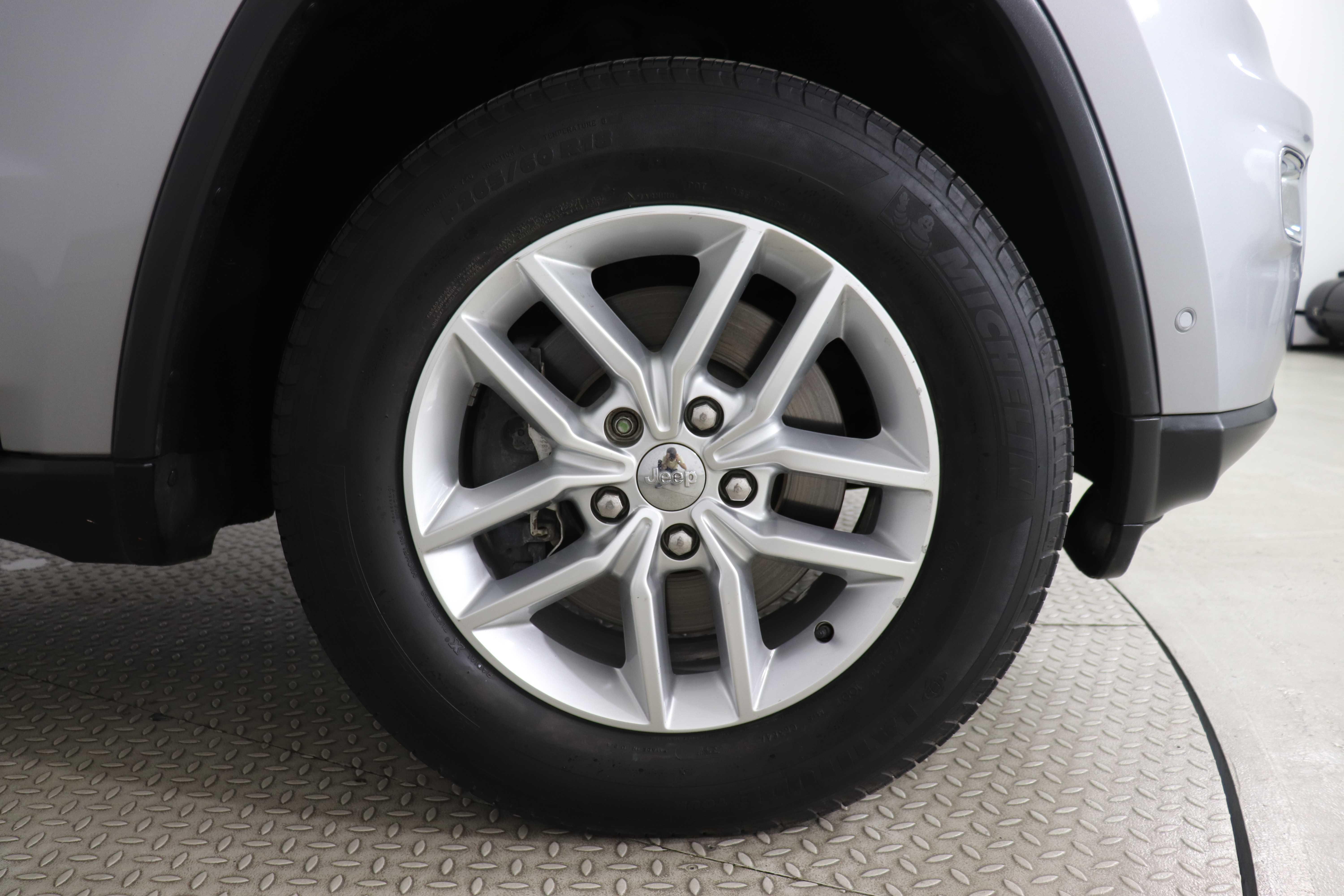 JEEP GRAND CHEROKEE - One GRAND CHEROKEE