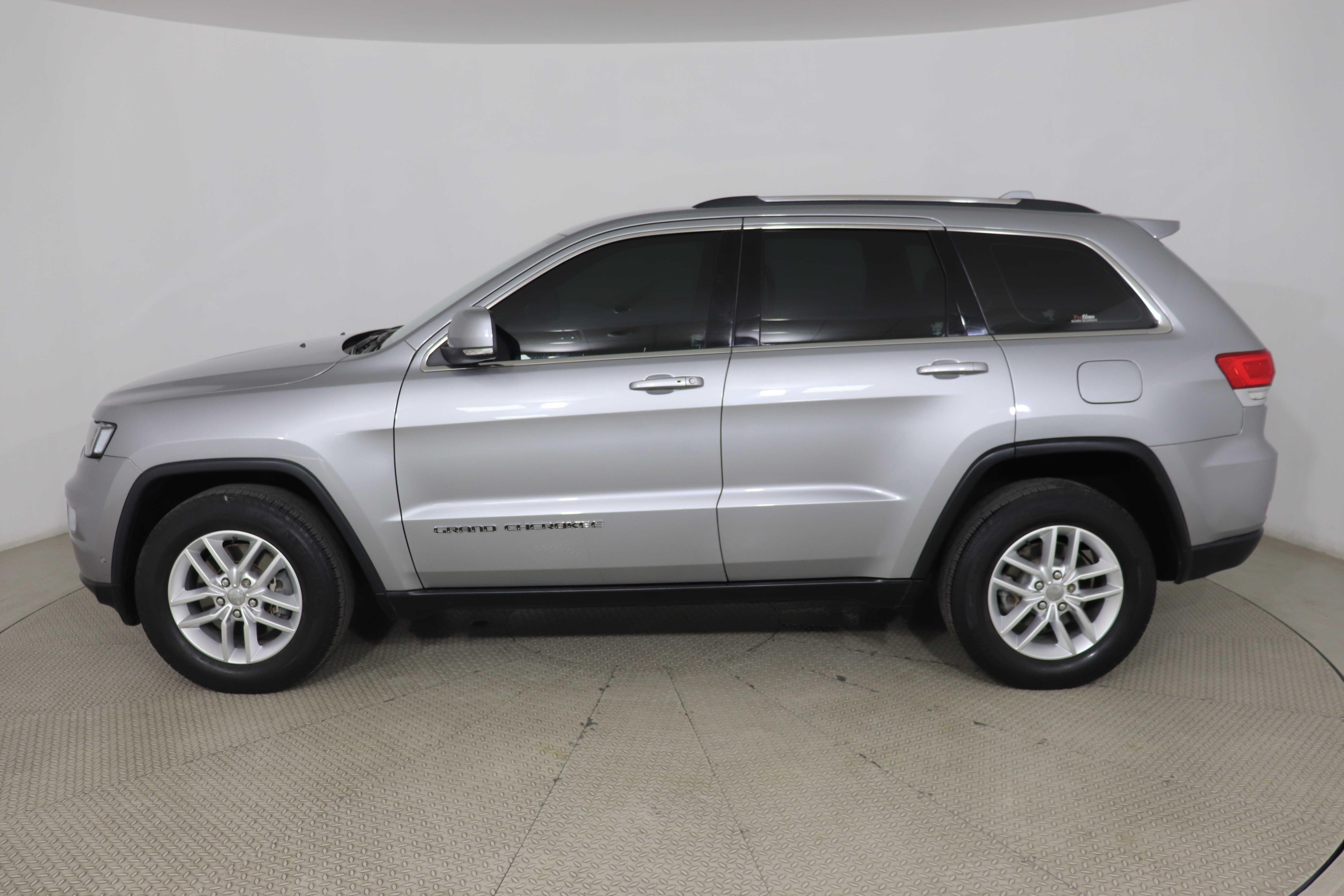 JEEP GRAND CHEROKEE - One GRAND CHEROKEE
