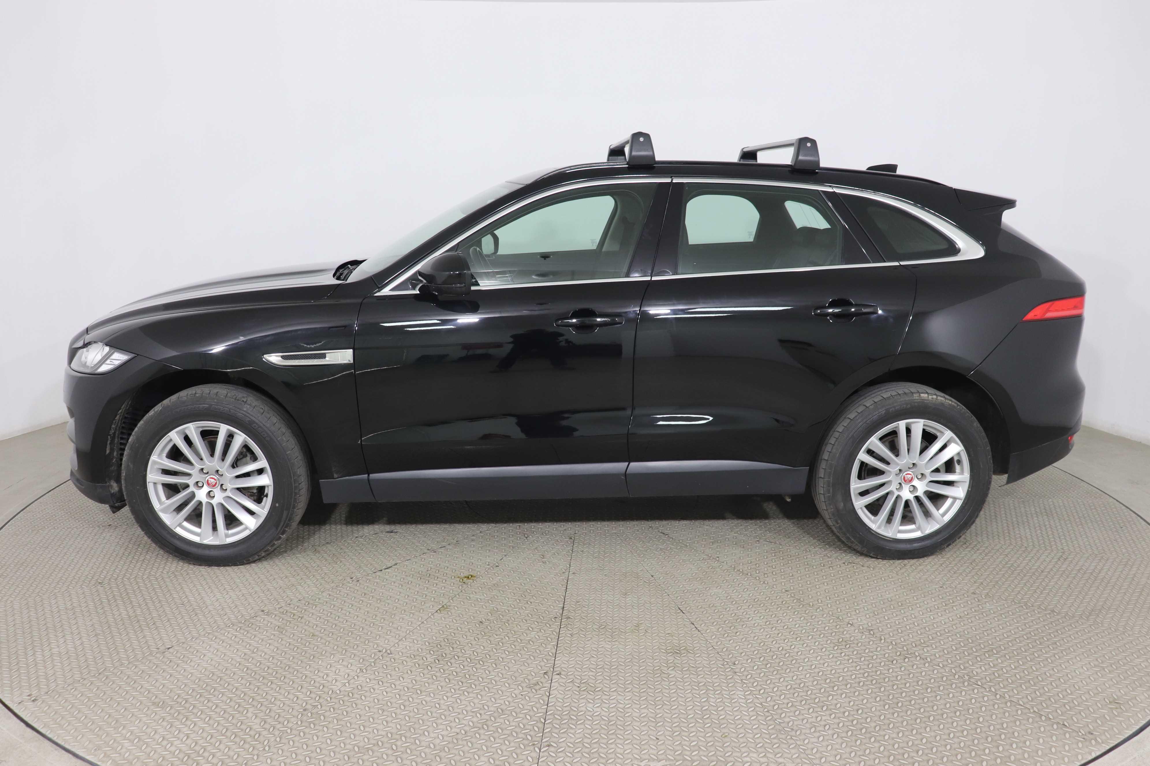 JAGUAR F-PACE - One F-PACE