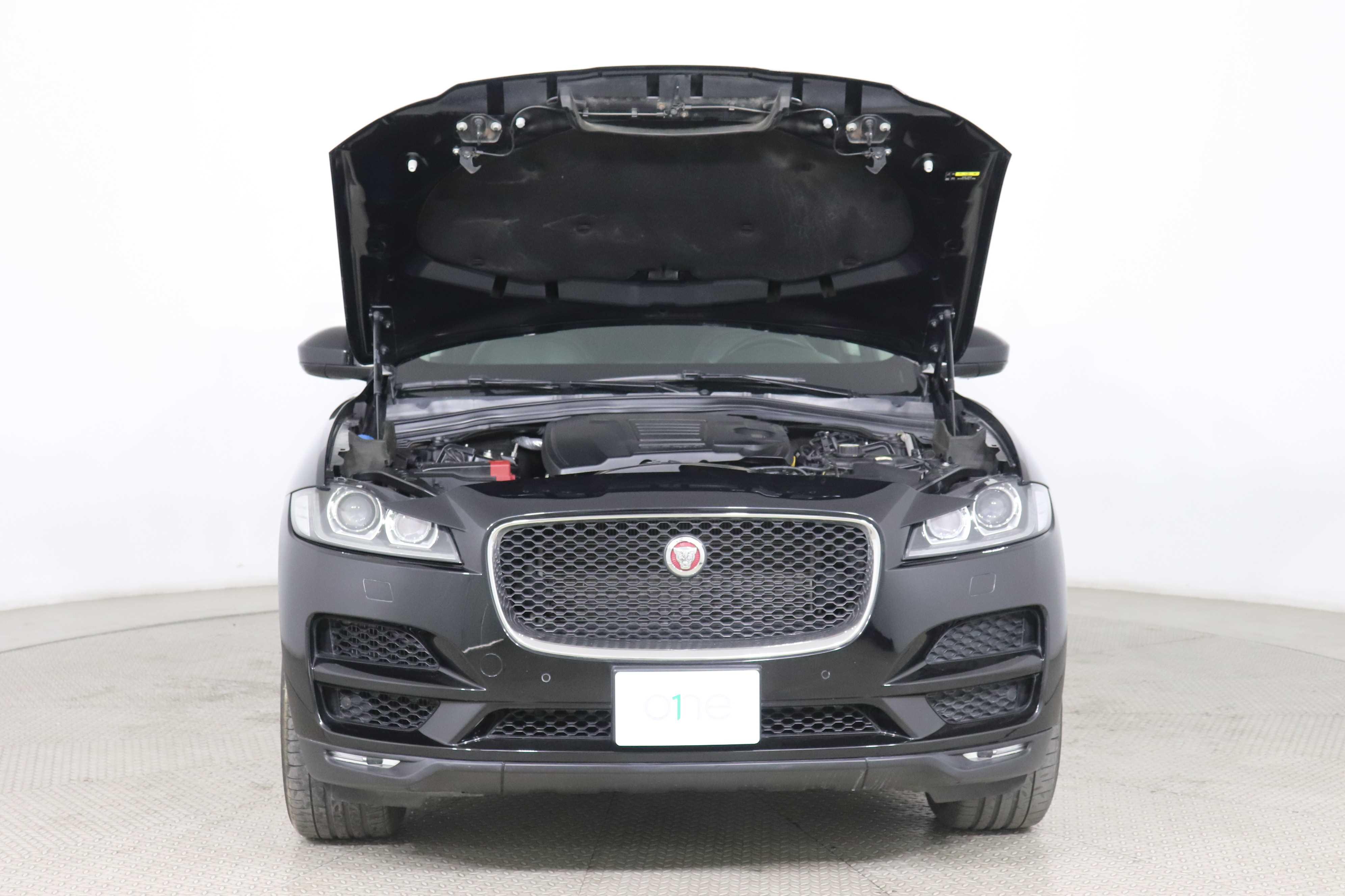 JAGUAR F-PACE - One F-PACE