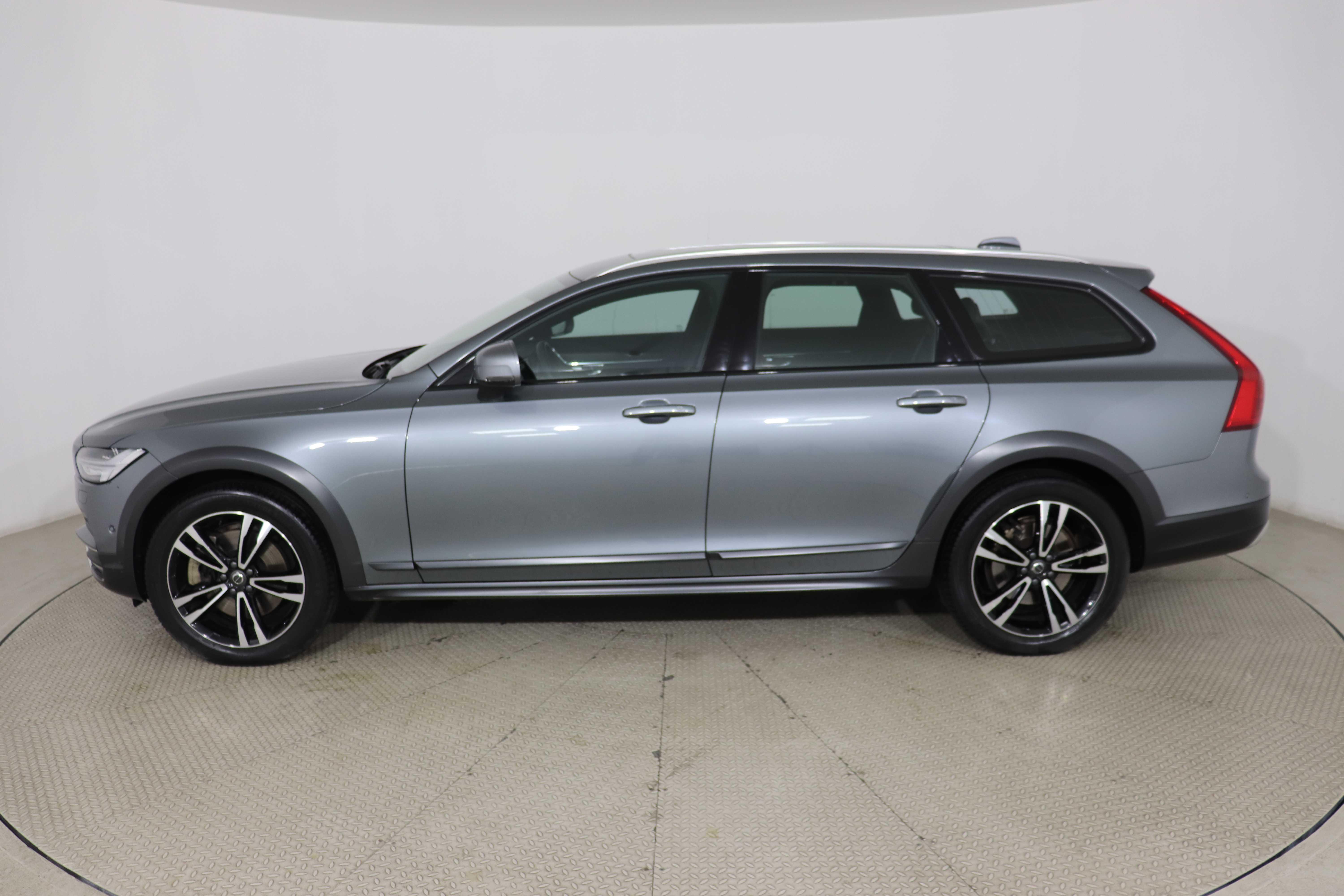 VOLVO V90 - One V90
