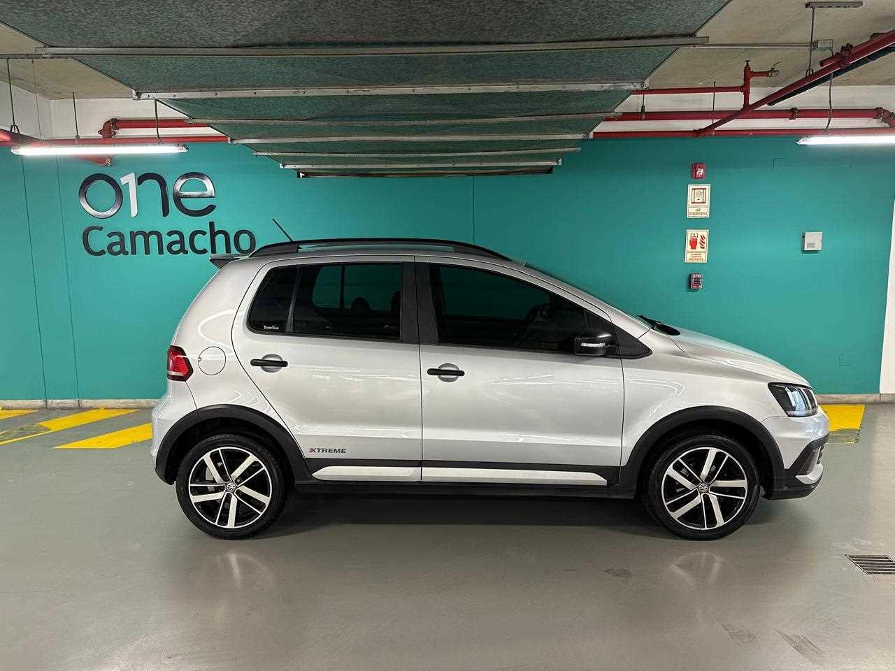 VOLKSWAGEN CROSSFOX - One CROSSFOX