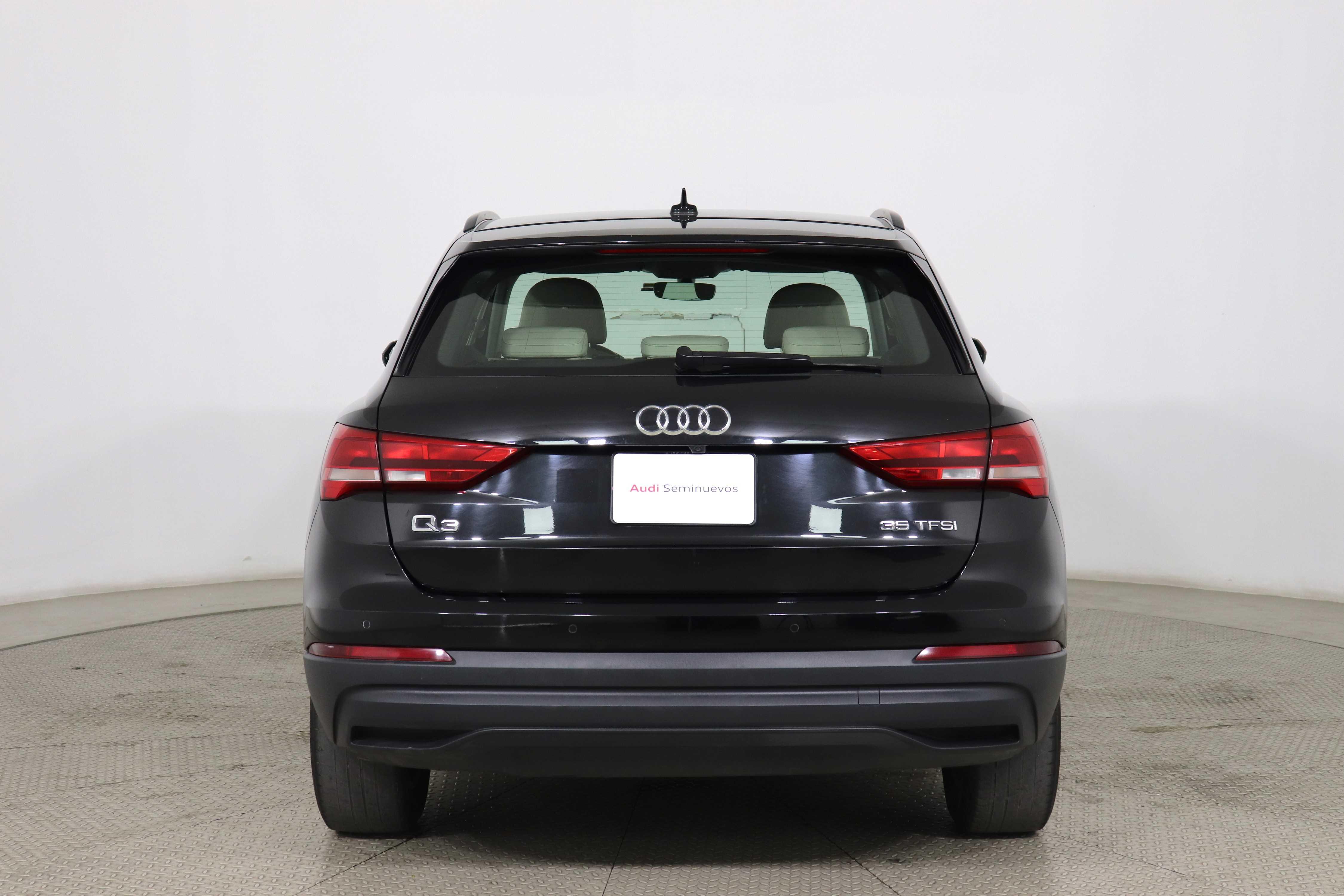AUDI Q3 - One Q3