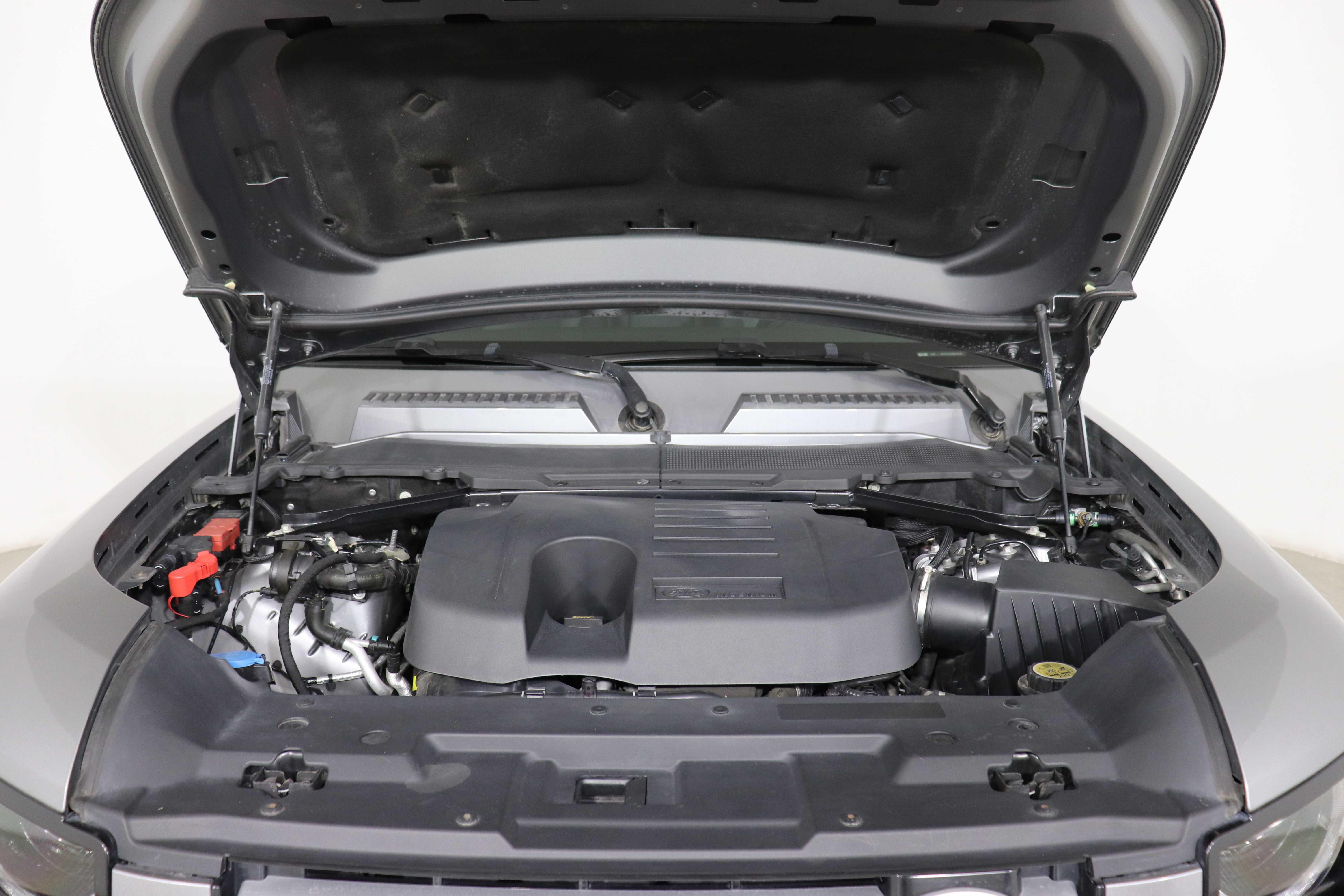 LAND ROVER DEFENDER - One DEFENDER