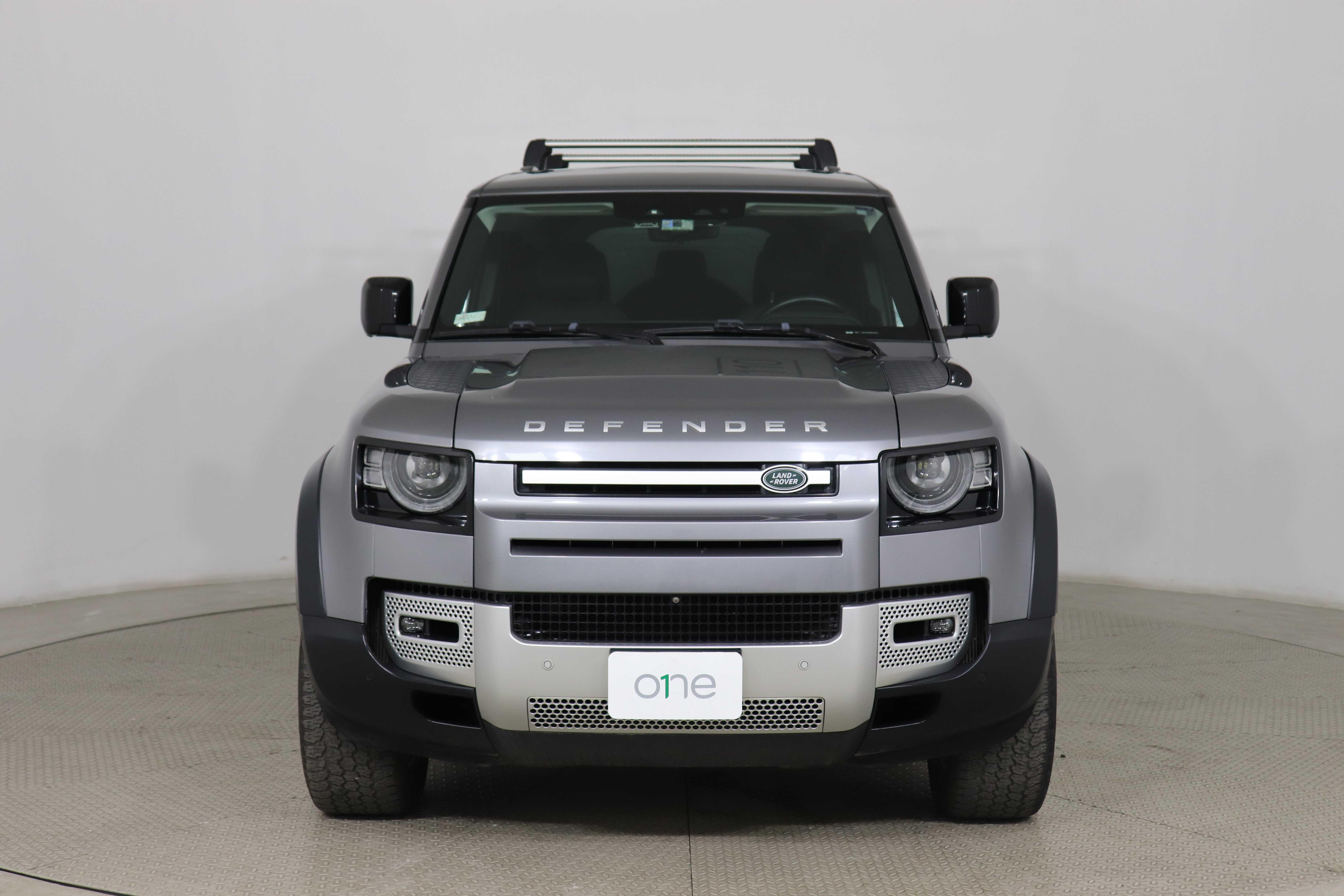 LAND ROVER DEFENDER - One DEFENDER