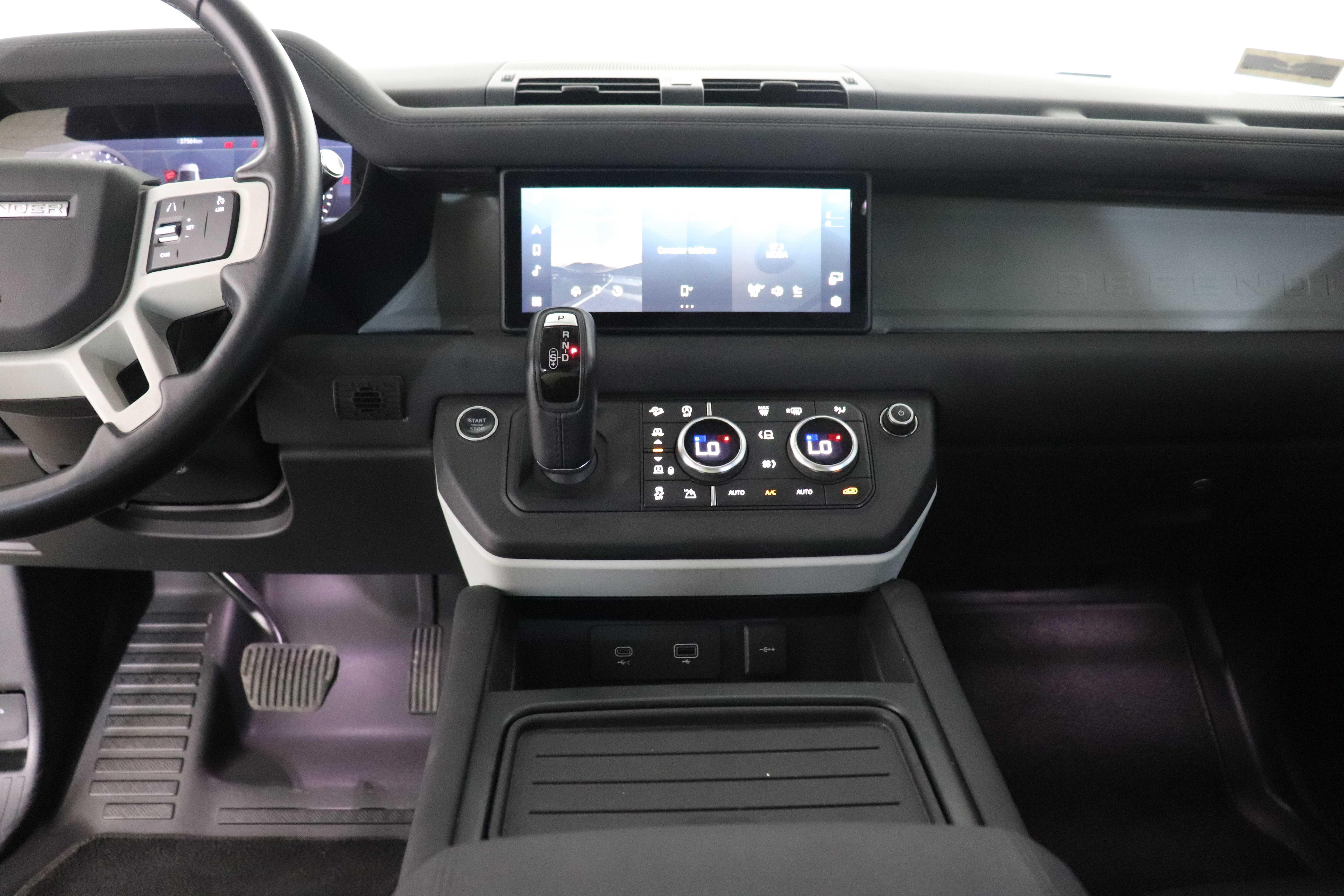 LAND ROVER DEFENDER - One DEFENDER