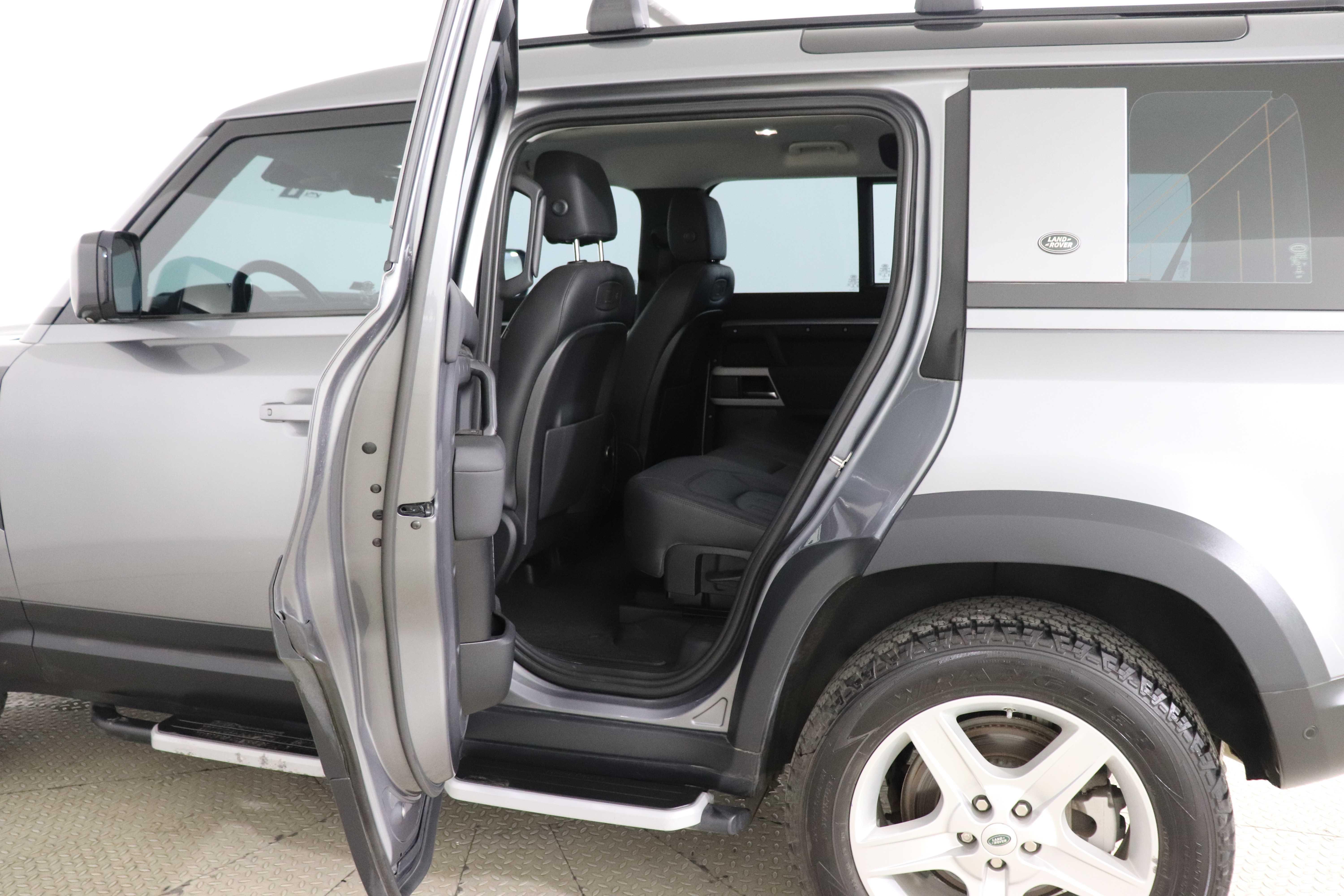 LAND ROVER DEFENDER - One DEFENDER