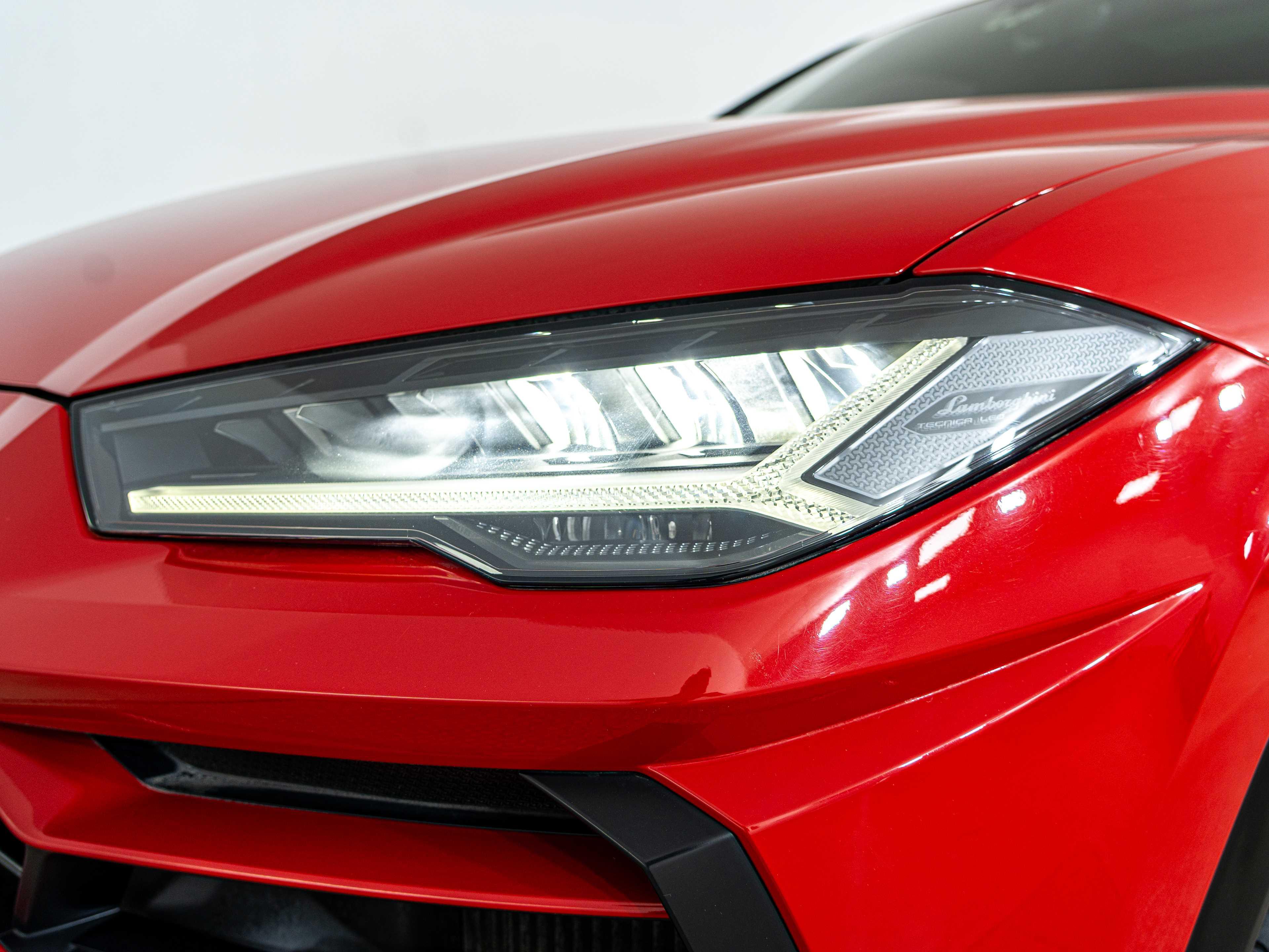 LAMBORGHINI URUS - One URUS