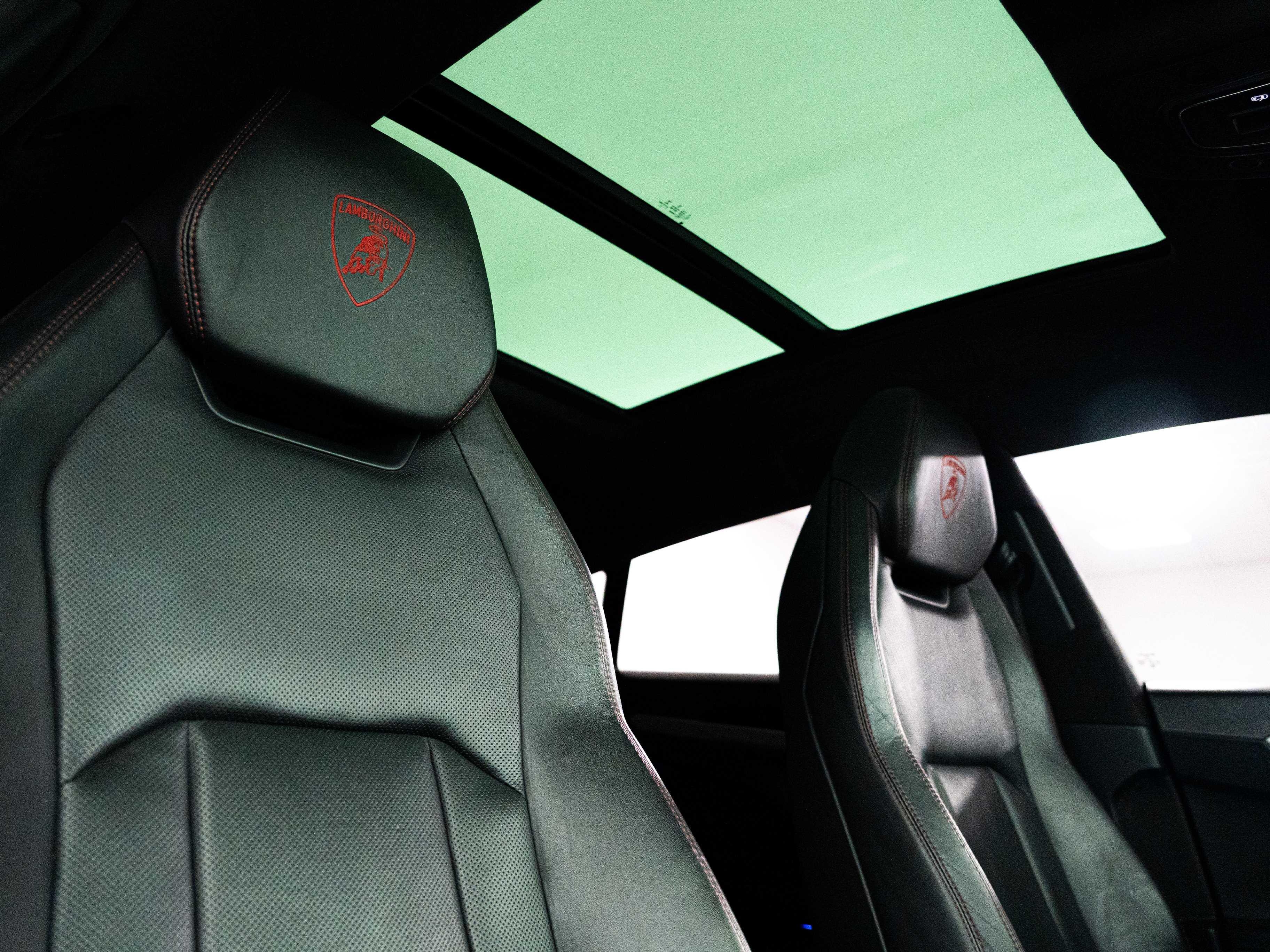 LAMBORGHINI URUS - One URUS