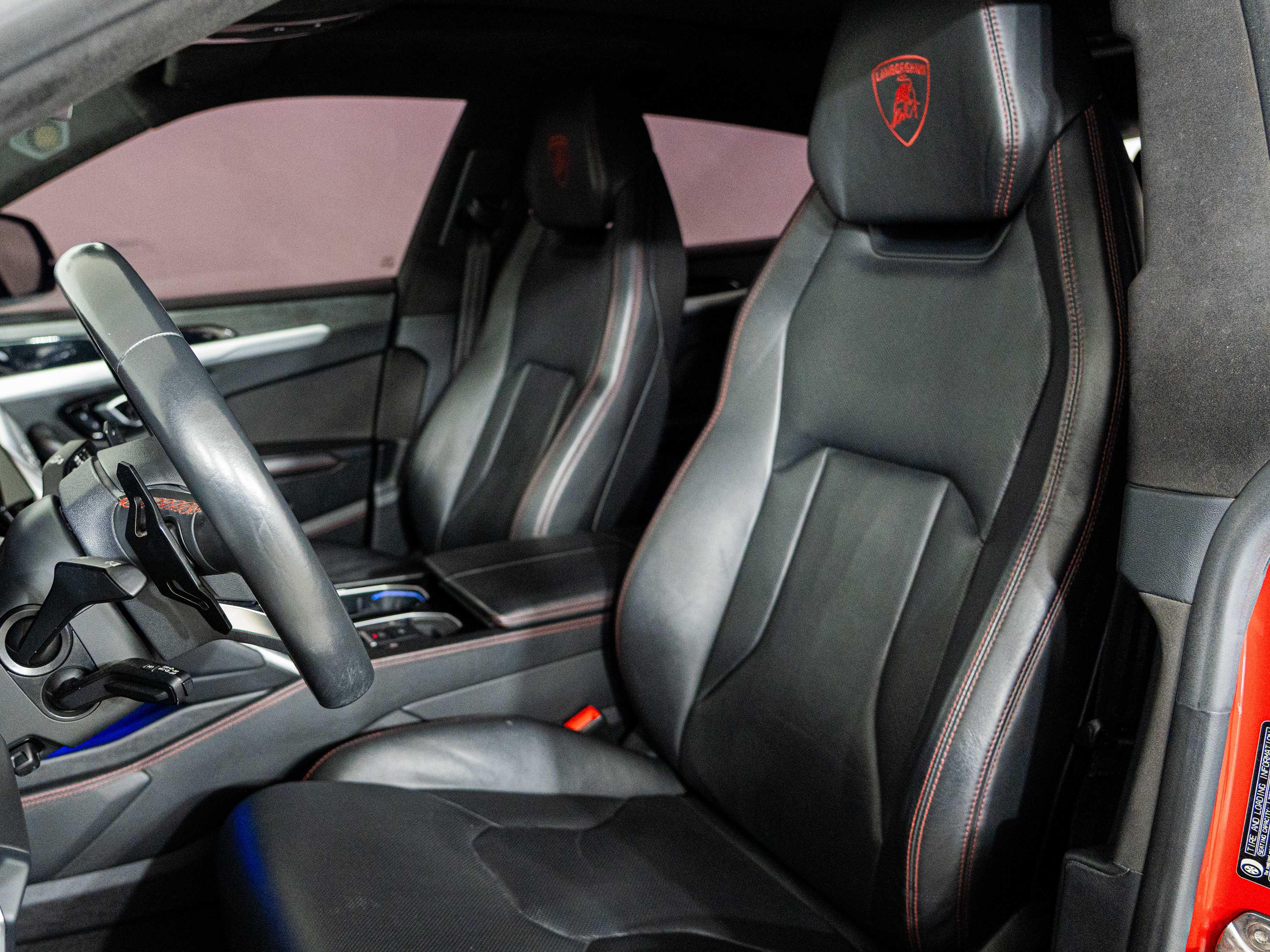 LAMBORGHINI URUS - One URUS