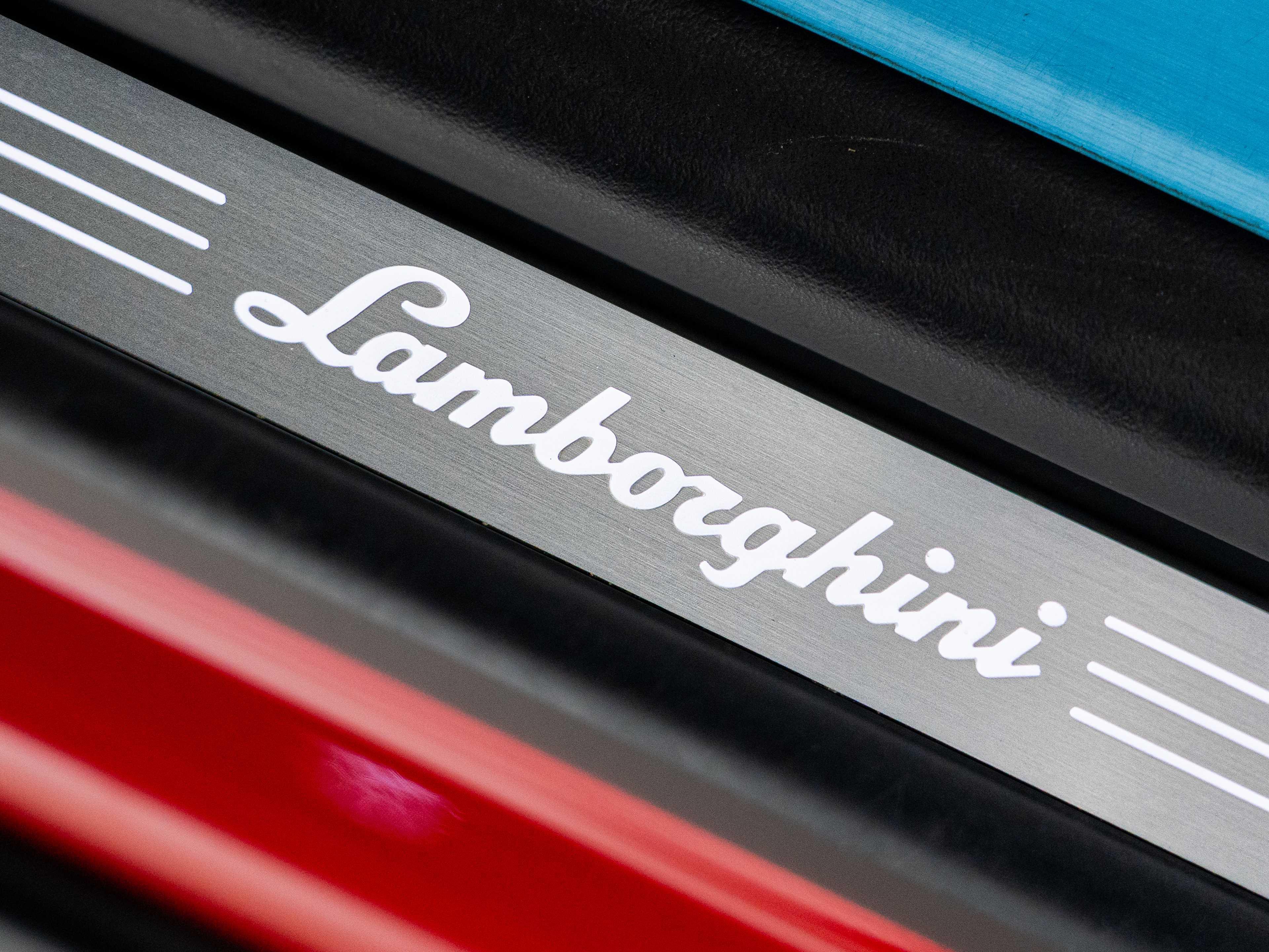 LAMBORGHINI URUS - One URUS