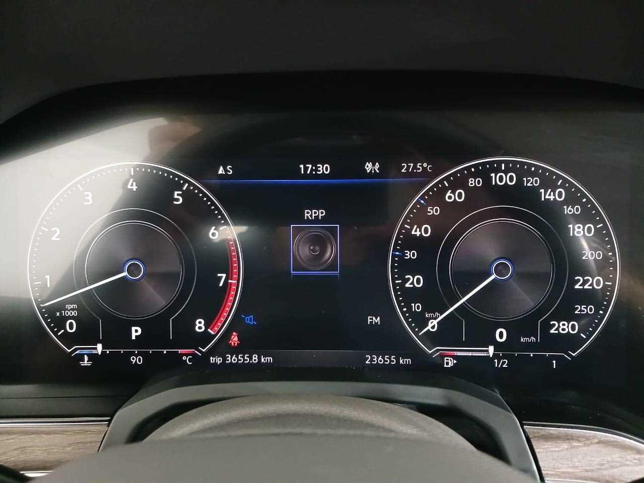 VOLKSWAGEN TOUAREG - One TOUAREG