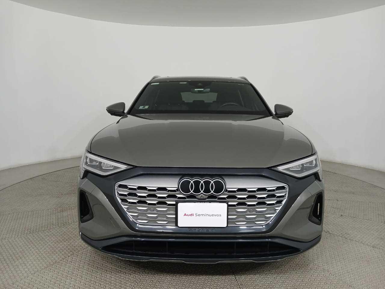 AUDI Q8 E-TRON - One Q8 E-TRON