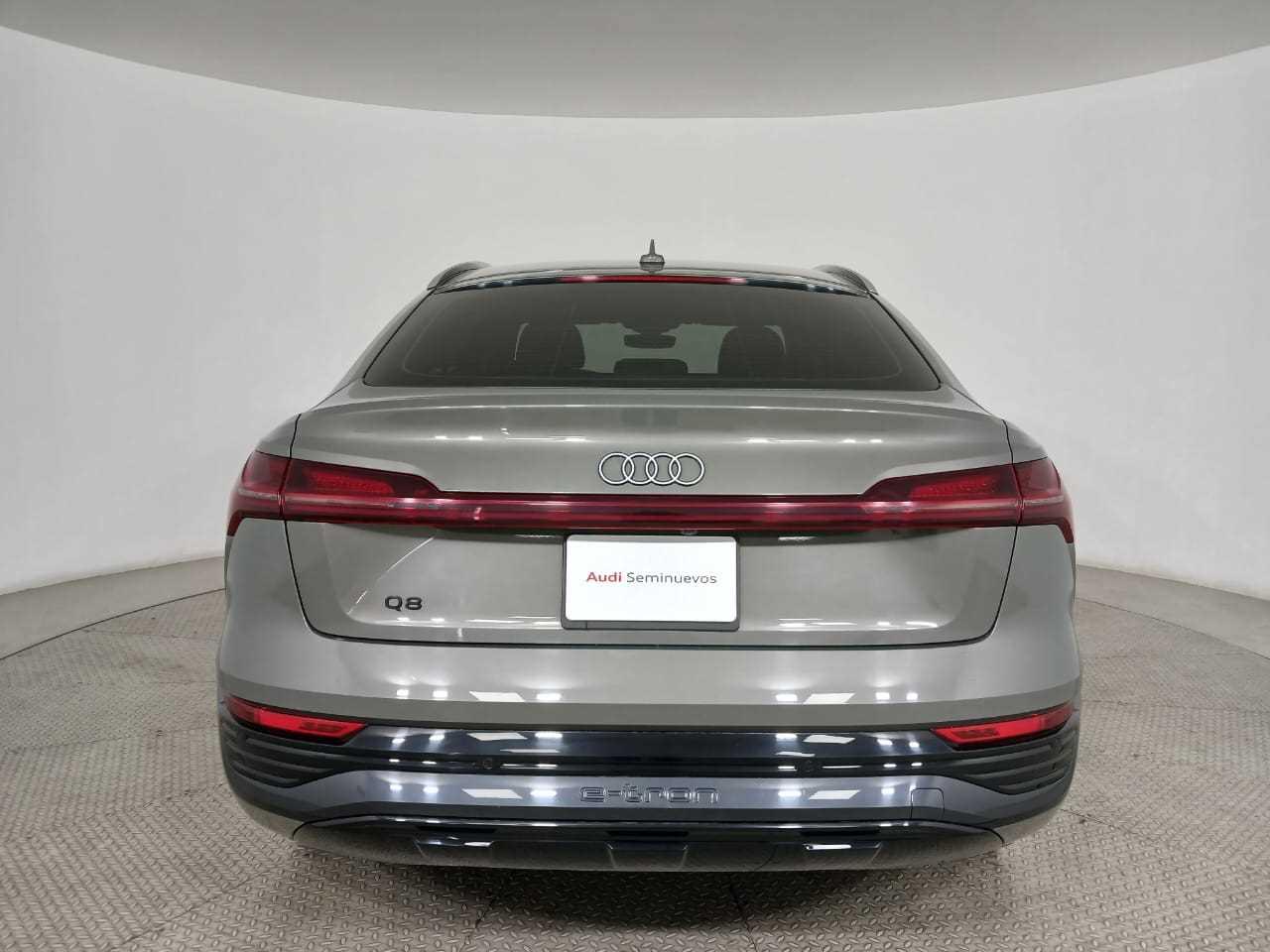 AUDI Q8 E-TRON - One Q8 E-TRON