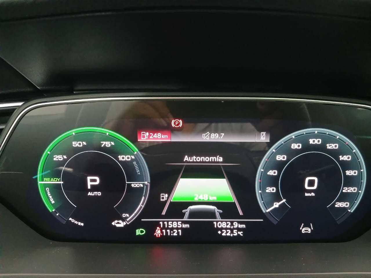 AUDI Q8 E-TRON - One Q8 E-TRON