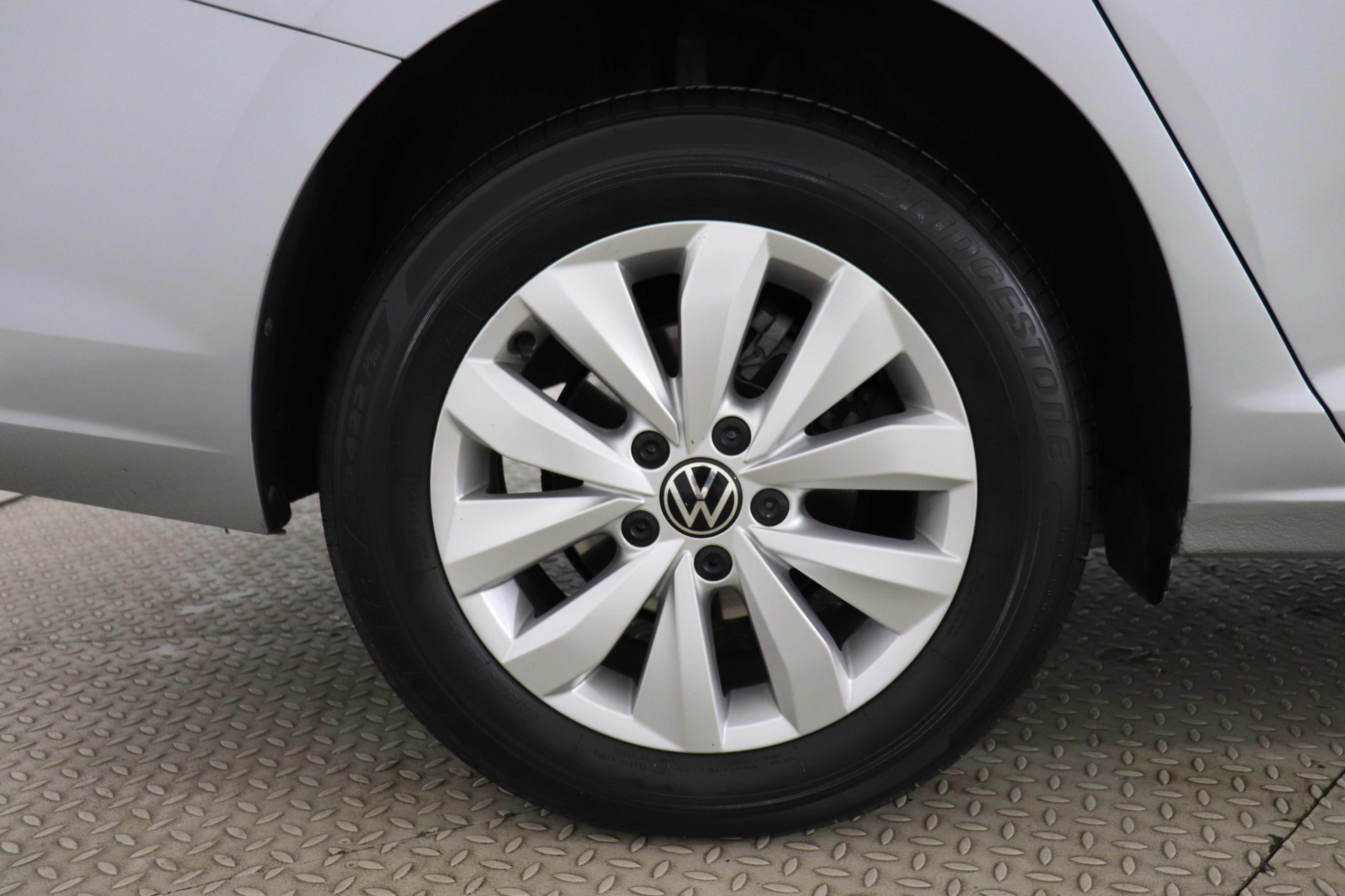 VOLKSWAGEN JETTA - One JETTA