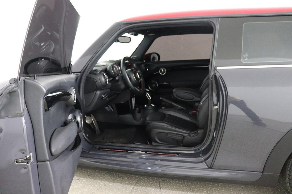 MINI HATCH - One HATCH