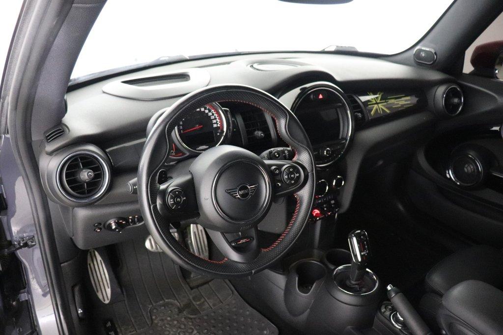 MINI HATCH - One HATCH