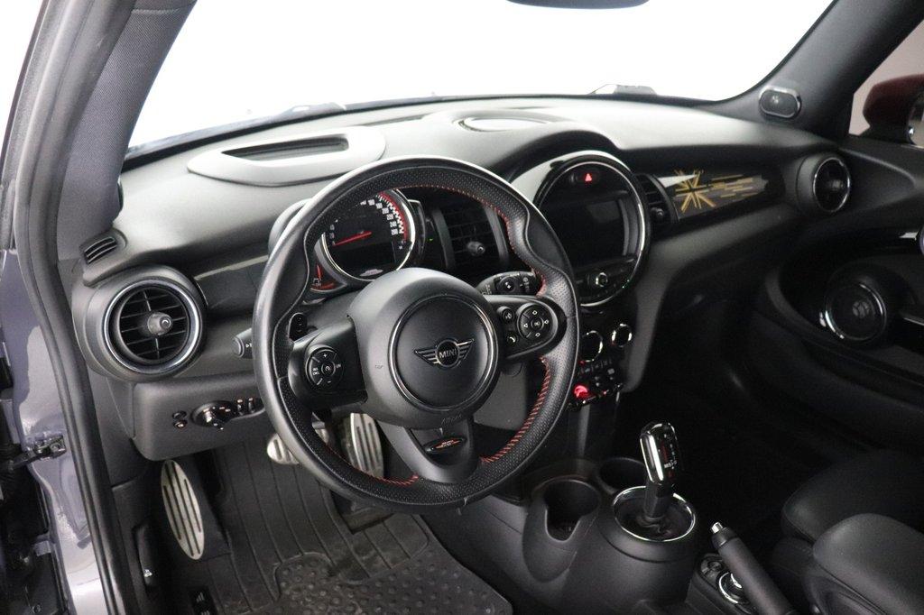 MINI HATCH - One HATCH